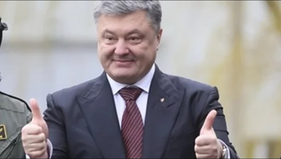 «Не хочет в тюрьму, он хочет в депутаты»: Стало известно о планах «дорогих друзей» Петра Порошенко