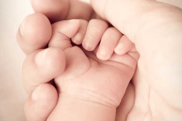 «Врос в матку»: Молодая мать чуть не умерла из-за своего нерожденного младенца