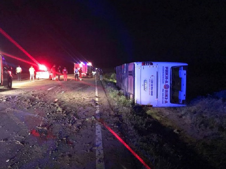 «На место аварии прибыли 13″ скорых»: В Румынии в ДТП попал автобус с украинцами, которые возвращались с отдыха