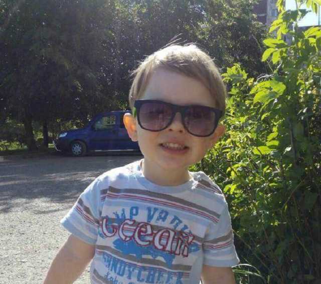«Силы полностью покинули тело, он ничего не видел»: Родные умершего в Тернополе трехлетнего малыша подняли скандал