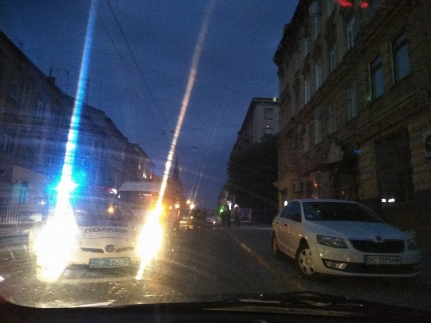 «Резко выбежала на проезжую часть»: ДТП во Львове. Пьяная девушка попала в реанимацию