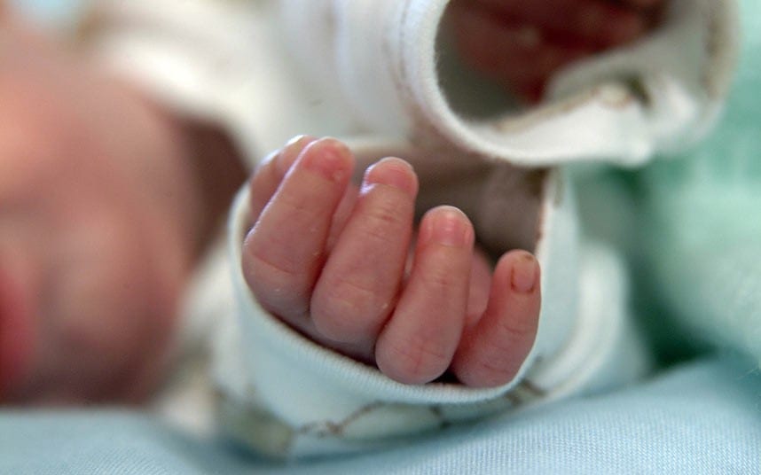 «Вся синяя и без сознания»: Младенец буквально «сгорел» заживо из-за неосторожности матери