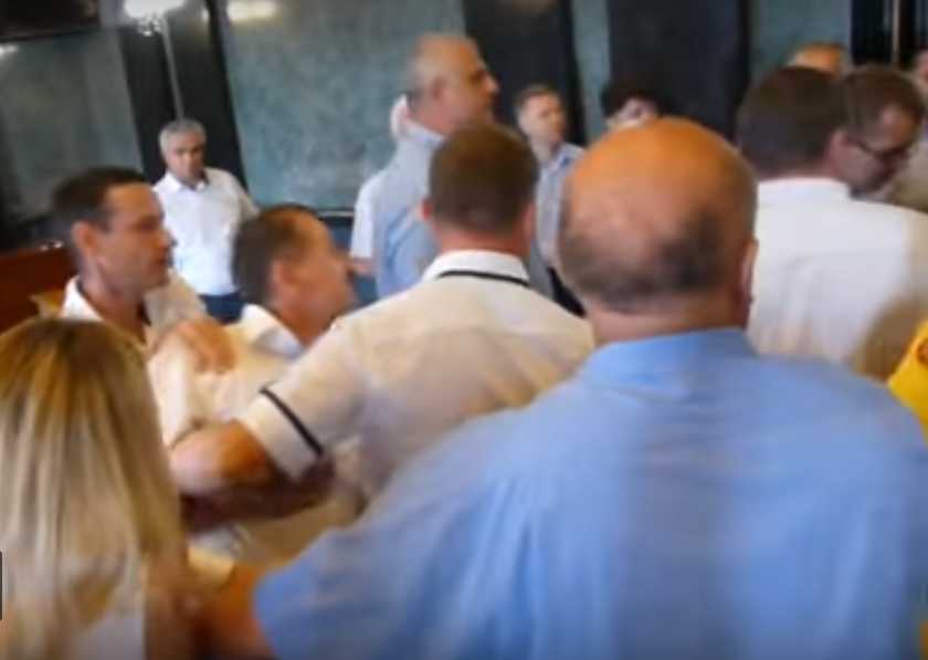 «Угрожал даже убить»: Мэр на Львовщине во второй раз с кулаками набросился на активиста (ВИДЕО)