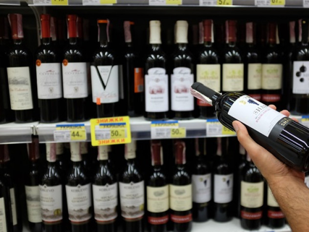 В Украине резко подорожает алкоголь: какие цены ожидают нас на прилавках