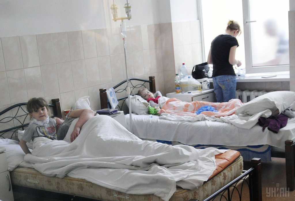 Названа причина массового отравления детей в лагере в Донецкой области