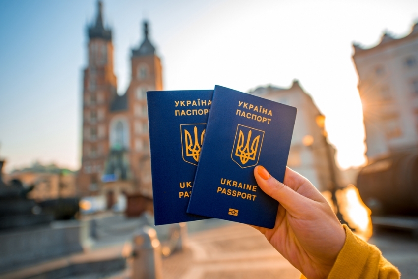 «Увеличение с 30 до 90 дней»: Для украинцев изменились правила безвиза. В какой стране находиться можно будет в 3 раза дольше