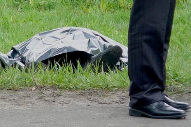 Его выписали из больницы но дома он так и не появился: Близ Тернополя посреди поля нашли тело мужчины