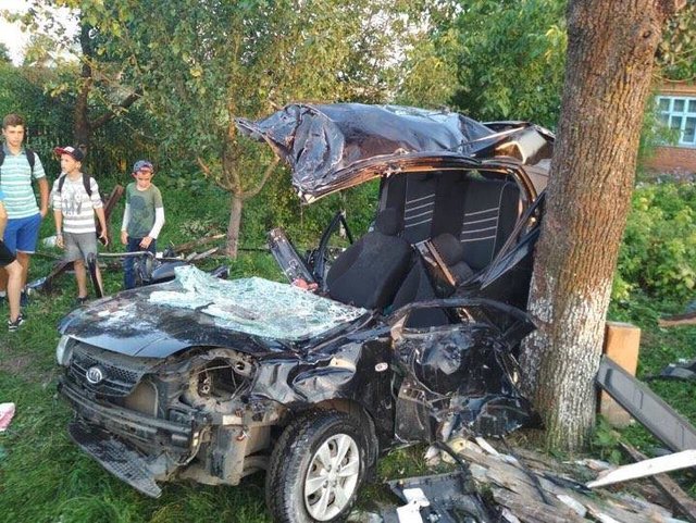 Жуткая ДТП во Львовской области: Водитель на большой скорости вылетел в кювет, есть жертвы