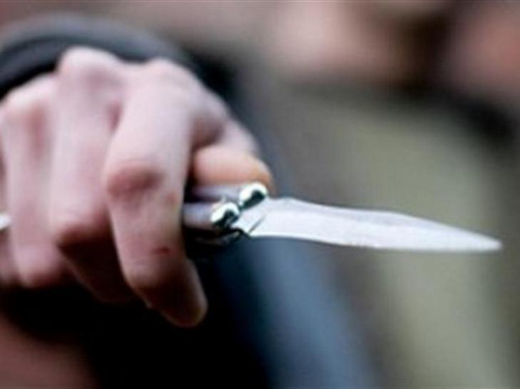 «Затрагивались к его девушки»: На Львовщине разъяренный парень набросился с ножом на школьников