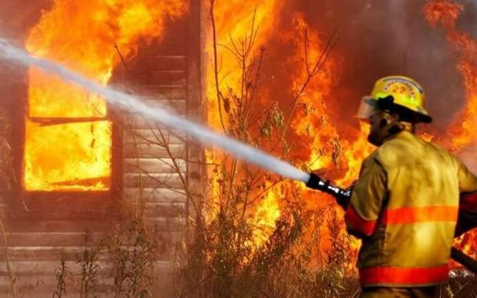 В жилом доме вспыхнул пожар: на пепелище нашли бездыханные тела