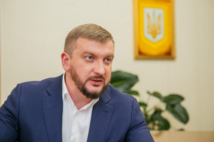 Обвинили в крышевании рейдерства: Скандального министра Петренко хочу отправить в отставку