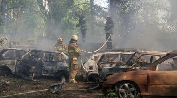 Огненная месть за честность: в Киеве сожгли 6 авто одно из которых принадлежало известному активисту