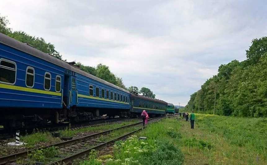 Ужасная трагедия в Украине: на железной дороге столкнулись поезда, есть погибшие