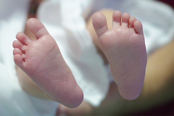 После рождения сразу взяла нож в руки: На Прикарпатье женщина зверски убила новорожденного ребенка