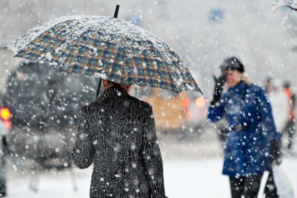 Снег, гололедица и сильный ветер: Погода в Украине на 20 ноября