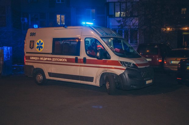В Киеве молодая мама выпрыгнула из окна многоэтажки: первые подробности трагедии
