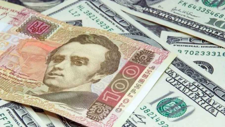 Что будет с курсом доллара в Украине? Эксперт объяснил последствия военного положения
