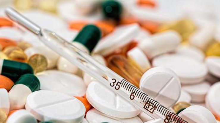 «Все аптеки должны избавиться от этих лекарств»: В Украине запретили популярный препарат от простуды и гриппа