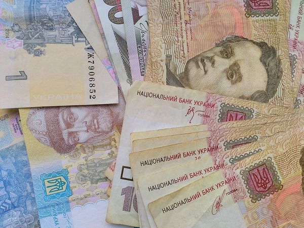 Цена в платежках вырастет почти вдвое: Для украинцев приготовили новые сюрпризы под елку