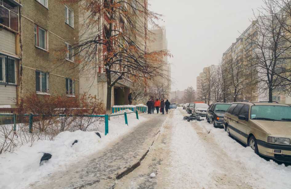 Из-за травли на работе: в Киеве мужчина покончил с жизнью, выпрыгнув с 14 этажа