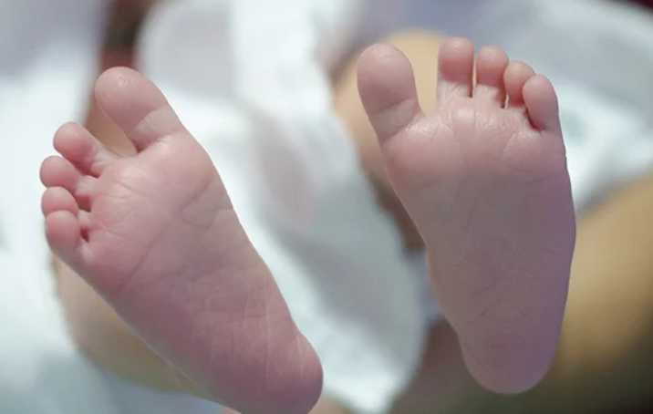 Сразу после родов нанесла два удара ножом: в Прикарпатье мать жестоко убила младенца