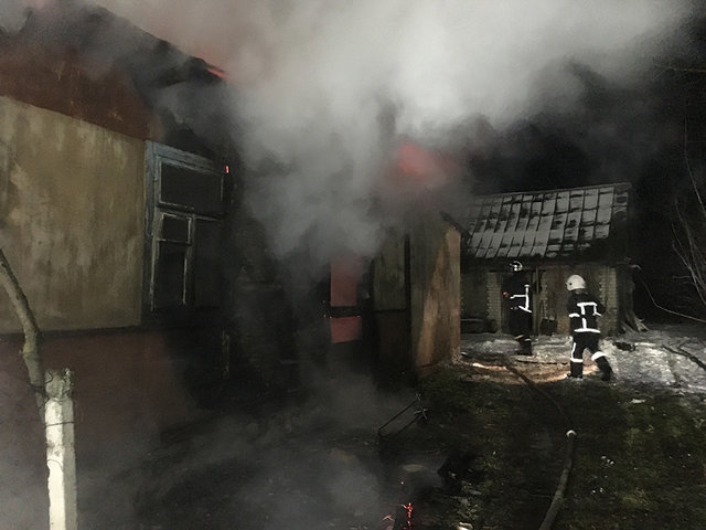 Под Ровно страшный пожар в жилом доме унес жизни двух человек