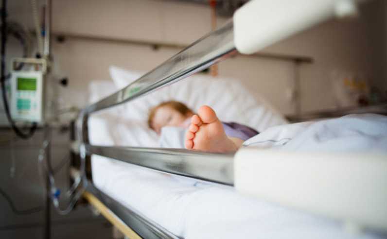 Мать с больным ребенком не пустили за порог больницы Сеть свирепствует