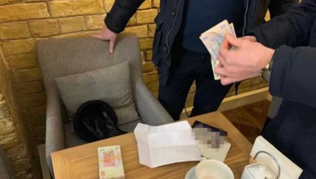 Требовал +250 тысяч гривен: СБУ задержала чиновника «Укрзализныци» за взятку