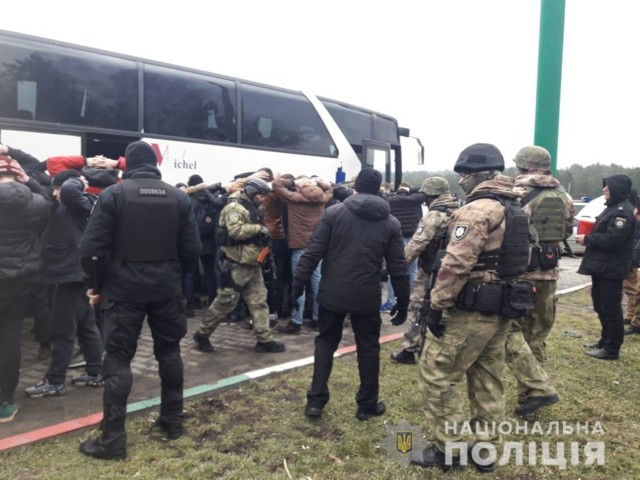 В полиции сообщили, кем оказались задержаны вооруженные накануне «титушки» возле Одессы