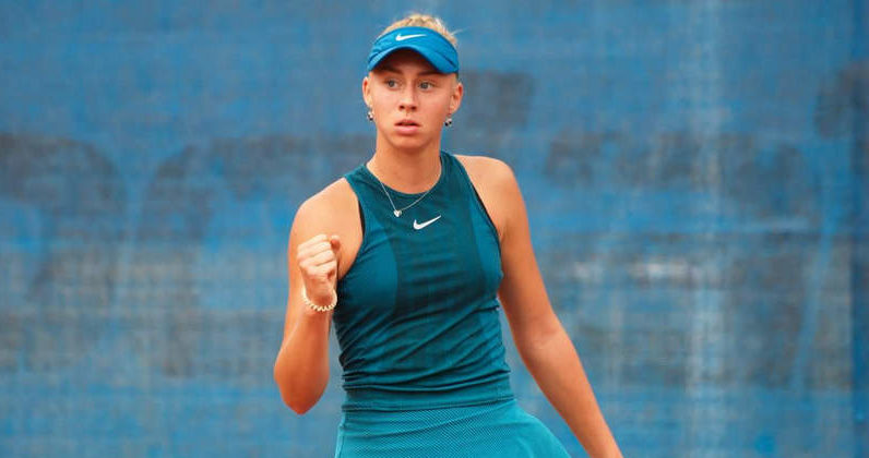 Теннисистка Дарья Лопатецкая вышла в 1/2 финала турнира в Японии