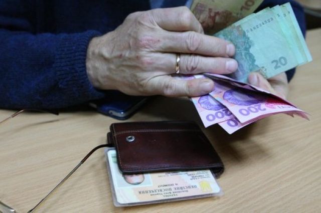 Пенсии в Украине: двум категориям граждан выплаты будут начислять по-новому