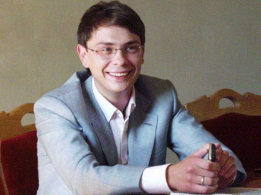 «Будет предъявлено ряд обвинений и дадут охрану»: Экс-нардеп Крючков прибыл в Украину