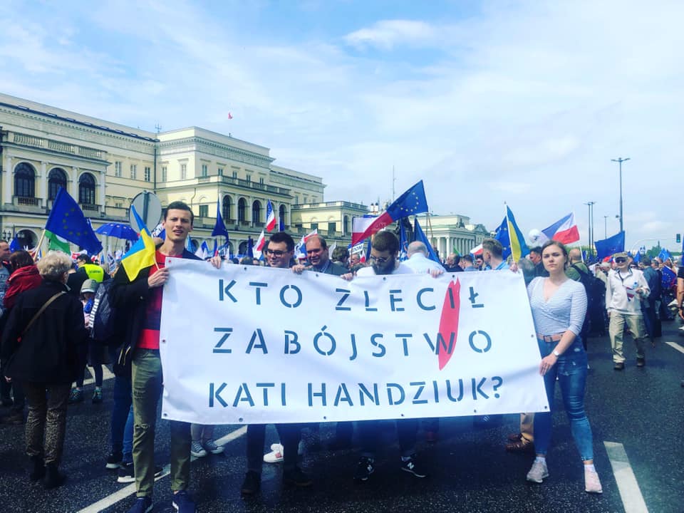 Люди вышли на улицы: в Варшаве также прошла акция «Кто заказал Катю Гандзюк?»