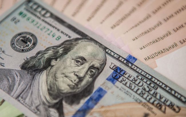 «Доллар упал ниже плинтуса»: В НБУ обнародовали свежий курс валют