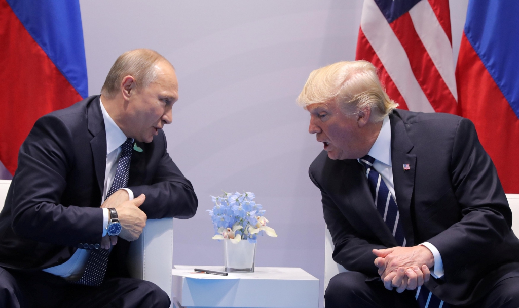 «Пожалуйста, не вмешивайтесь в выборы»: Трамп — Путину на саммите большой двадцатки