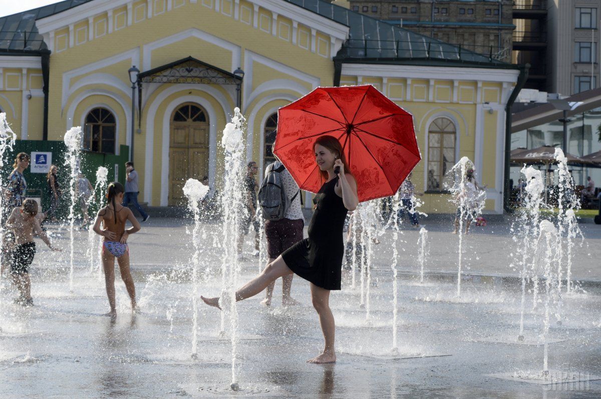 Изнуряющая жара и шквальные грозы: прогноз погоды в Украине на выходных