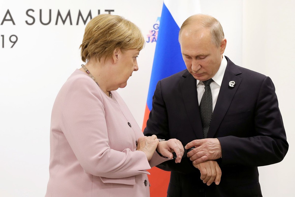 «Что с ней происходит?»: Меркель оконфузилась в Японии после встречи с Путиным