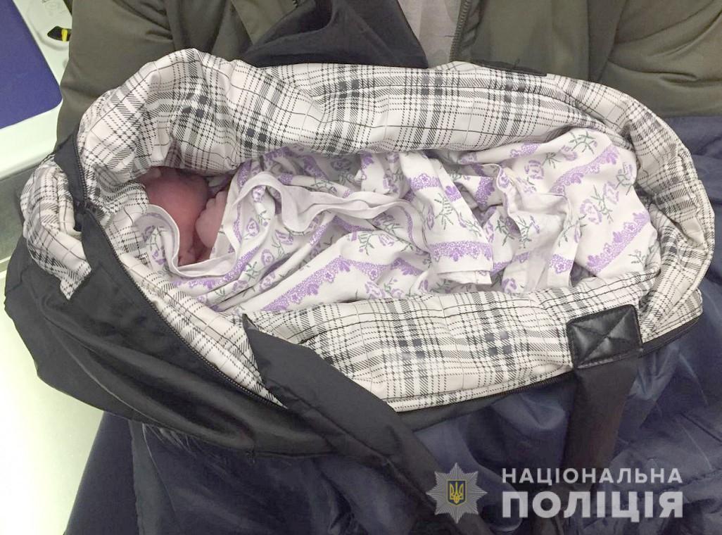«Я открыла — увидела только ручку»: В Николаеве на помойке вокзала нашли пакет с мертвым ребенком