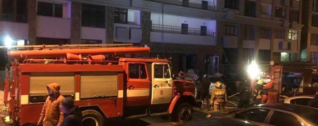 Нашли обгоревший труп женщины: Крупный пожар в центре столицы закончилась трагедией