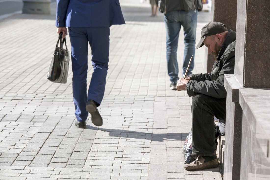 «Отпугивают и смущают Львов»: Садовый предложил решить проблему бездомных в городе