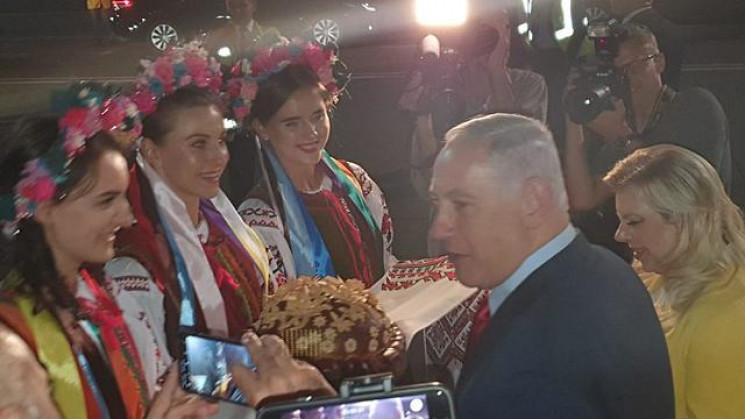 «Никакого уважения к традициям страны»: Жена израильского премьера разозлила украинцев не на шутку. Стыдно