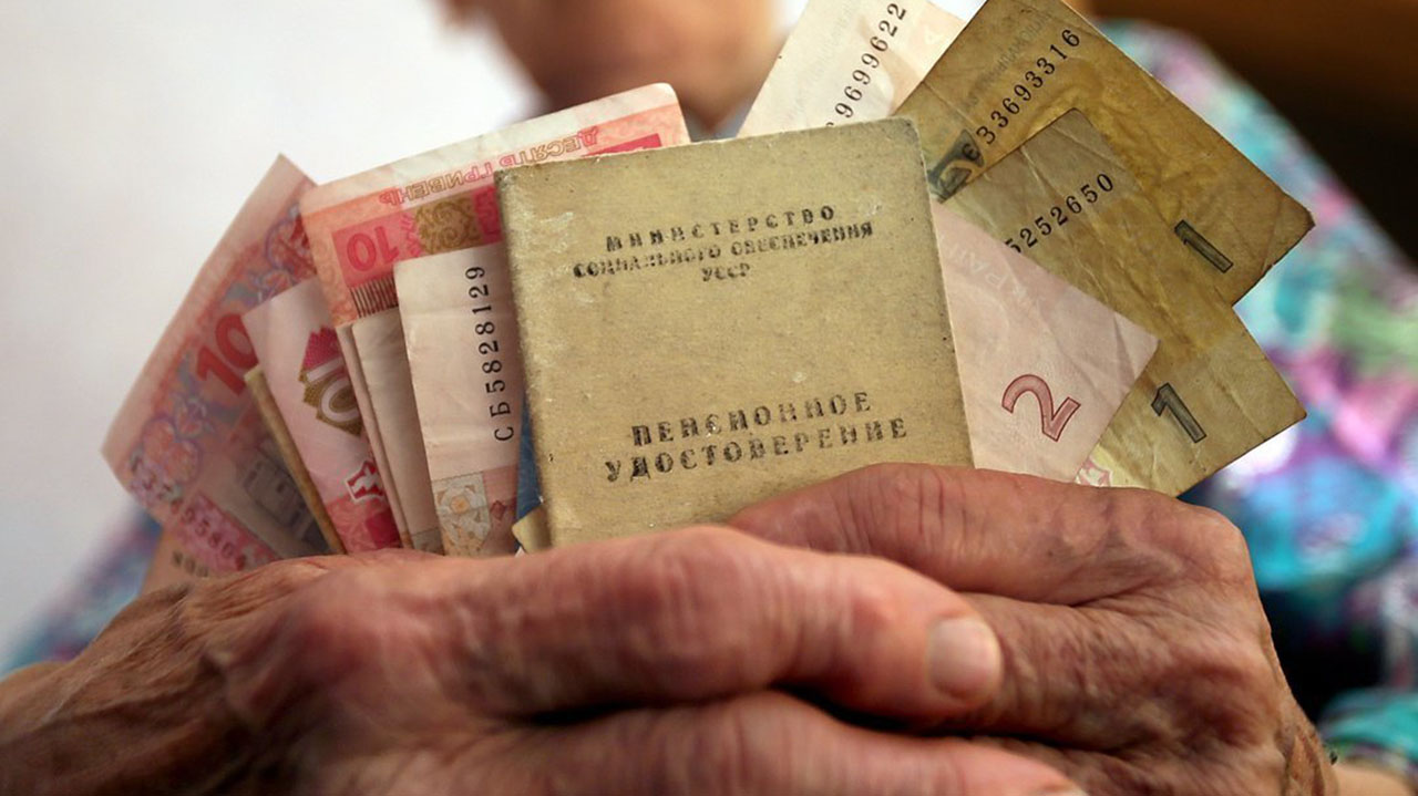 «Часть украинцев получит пенсию позже»: В Кабмине приняли неожиданное решение. Что следует знать