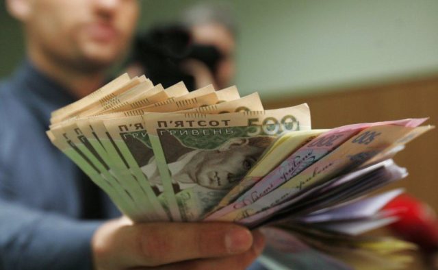 «До 2800 долларов»: украинцам приготовили денежный сюрприз, названа конкретная дата