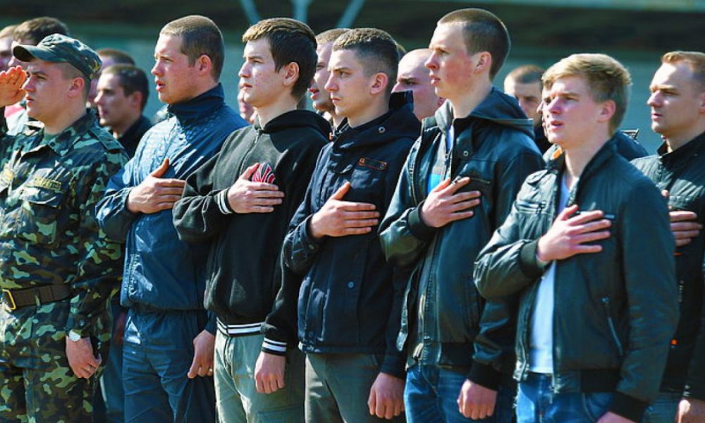 У Зеленского придумали, как побороть страх молодых людей перед военкоматом: это изменит украинскую армию