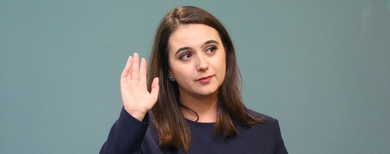«Виновата»: помощница президента извинилась за громкий скандал с орфографией. «Kyiv not Kiev»