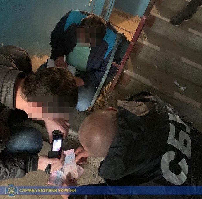 «Наживалась на пенсионерах» В Харькове сотрудники СБУ выдвинули подозрение чиновницы одного из госбанков