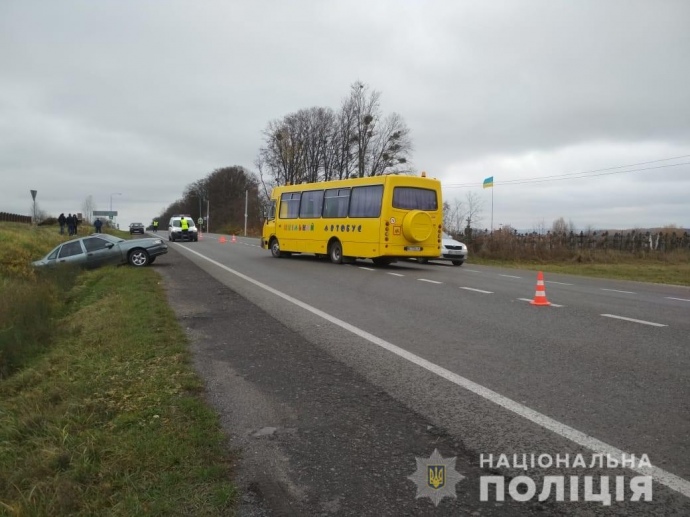 «10 детей попали в больницу»: на Львовщине школьный автобус попал в страшное ДТП
