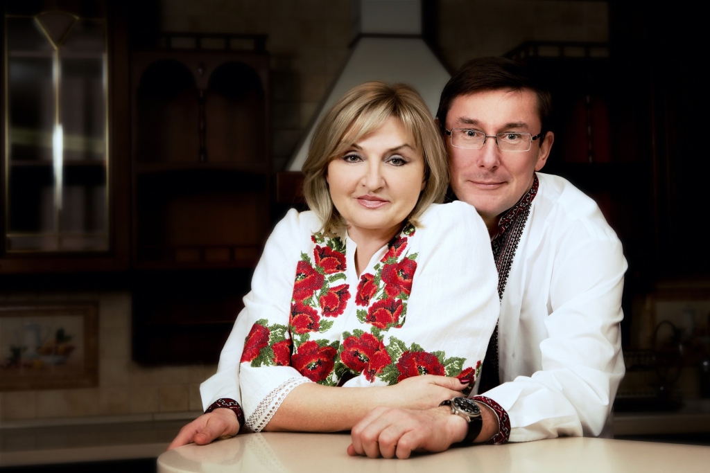 «Слуги барыги построят себе рай на чужой крови»: Юрий Луценко уходит из политики. «С женой и собакой»