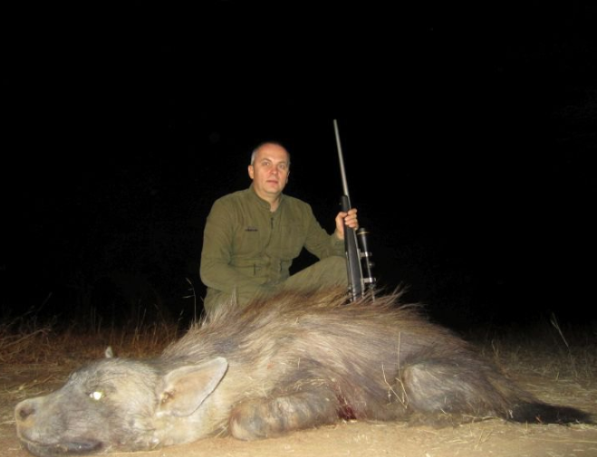 «М *рзота и живодер»: В Сети возмущены скандальными фотографиями Шуфрича с убитыми животными. Нардеп прокомментировал