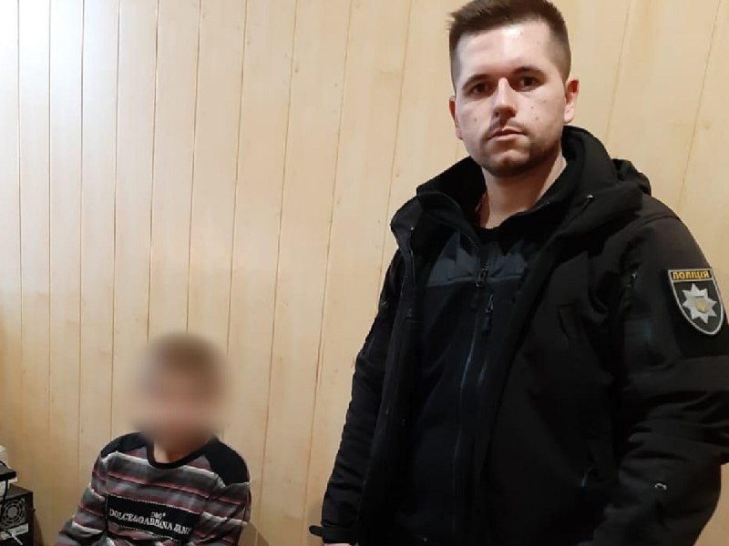 Требовал внимания. На Харьковщине 11-летний мальчик решился на суицид через мать. В голове не укладывается